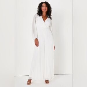 NEW Lulus Dearly Devoted White Plisse Long Sleeve Jumpsuit Size Medium